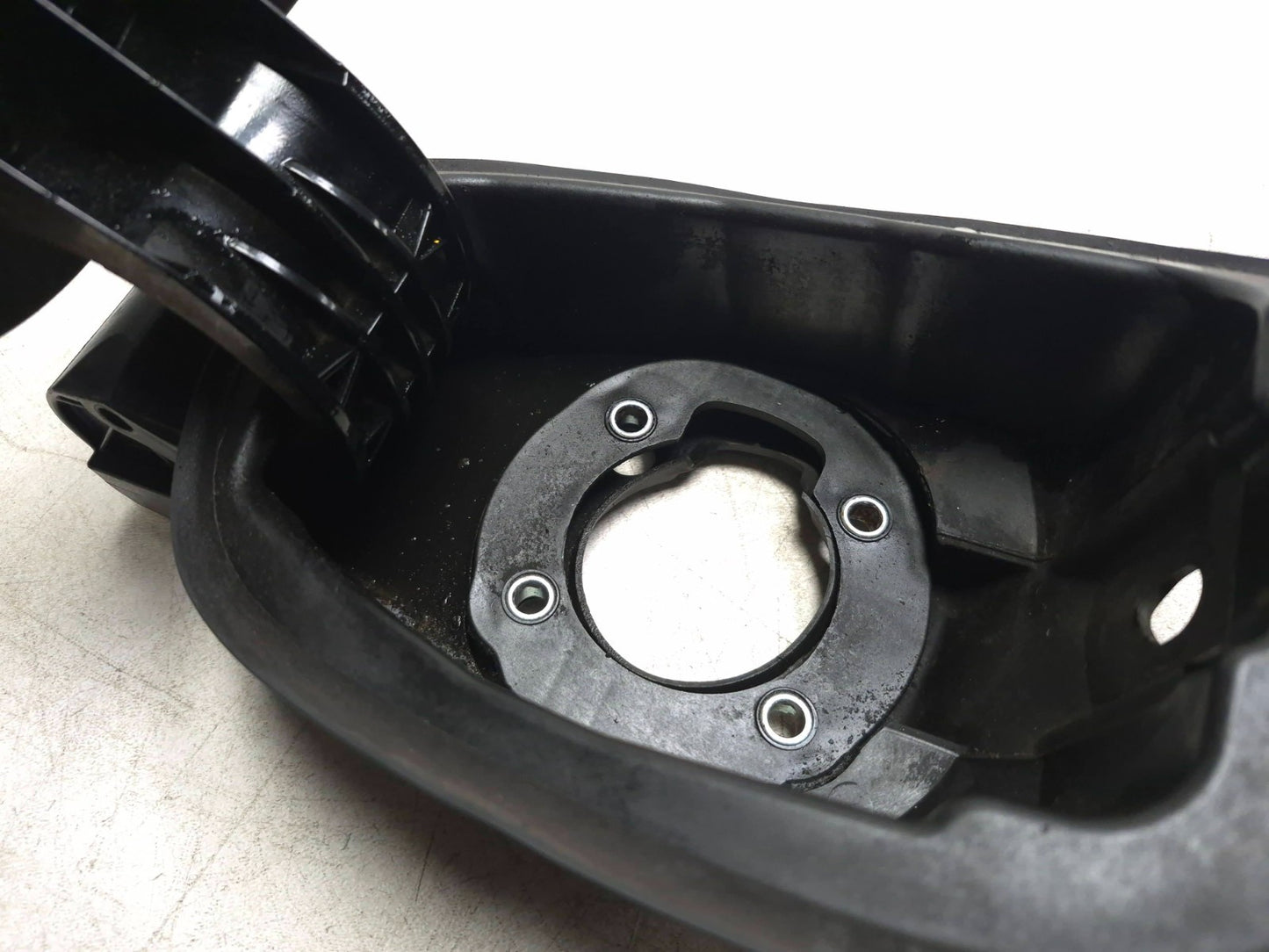 2013 Hyundai Genesis Fuel Tank Door Lid Filler Cap OEM