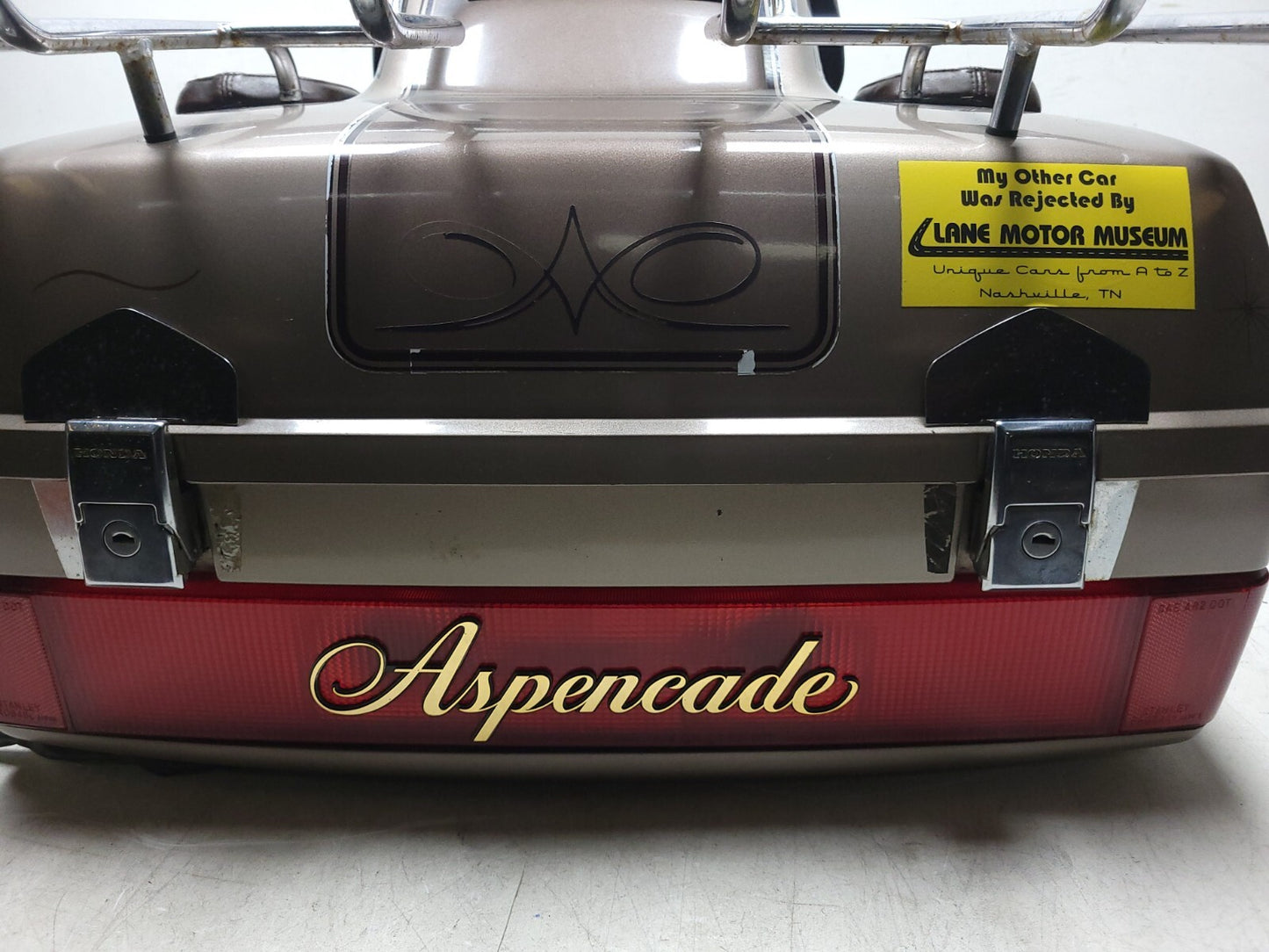 1984 - 1987 Honda Gl1200 Goldwing Rear Seat Back W/ Luggage Case OEM