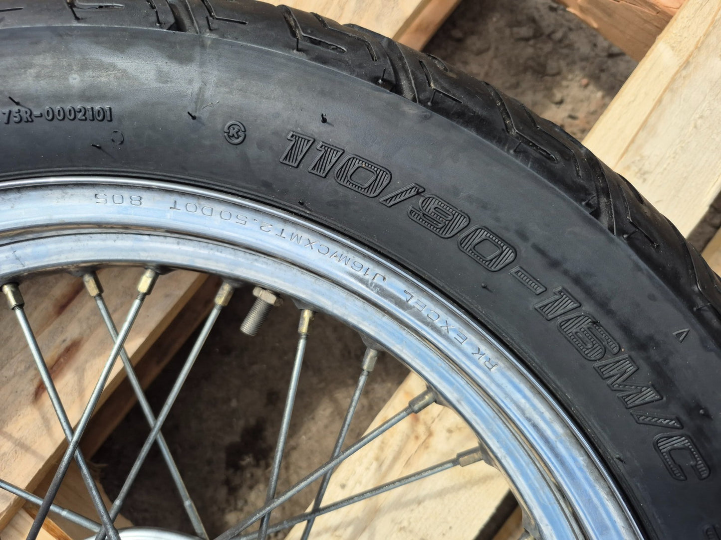 2006 Suzuki Gz250 Wheel Rim W/ Tire Front & Rear Pair R 16 R 15 OEM
