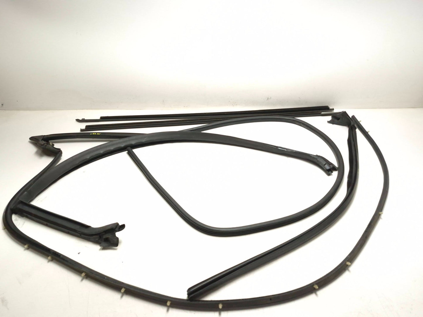 2020 Dodge Challenger Door Weatherstrip Seal Right & Left 10 Pcs OEM