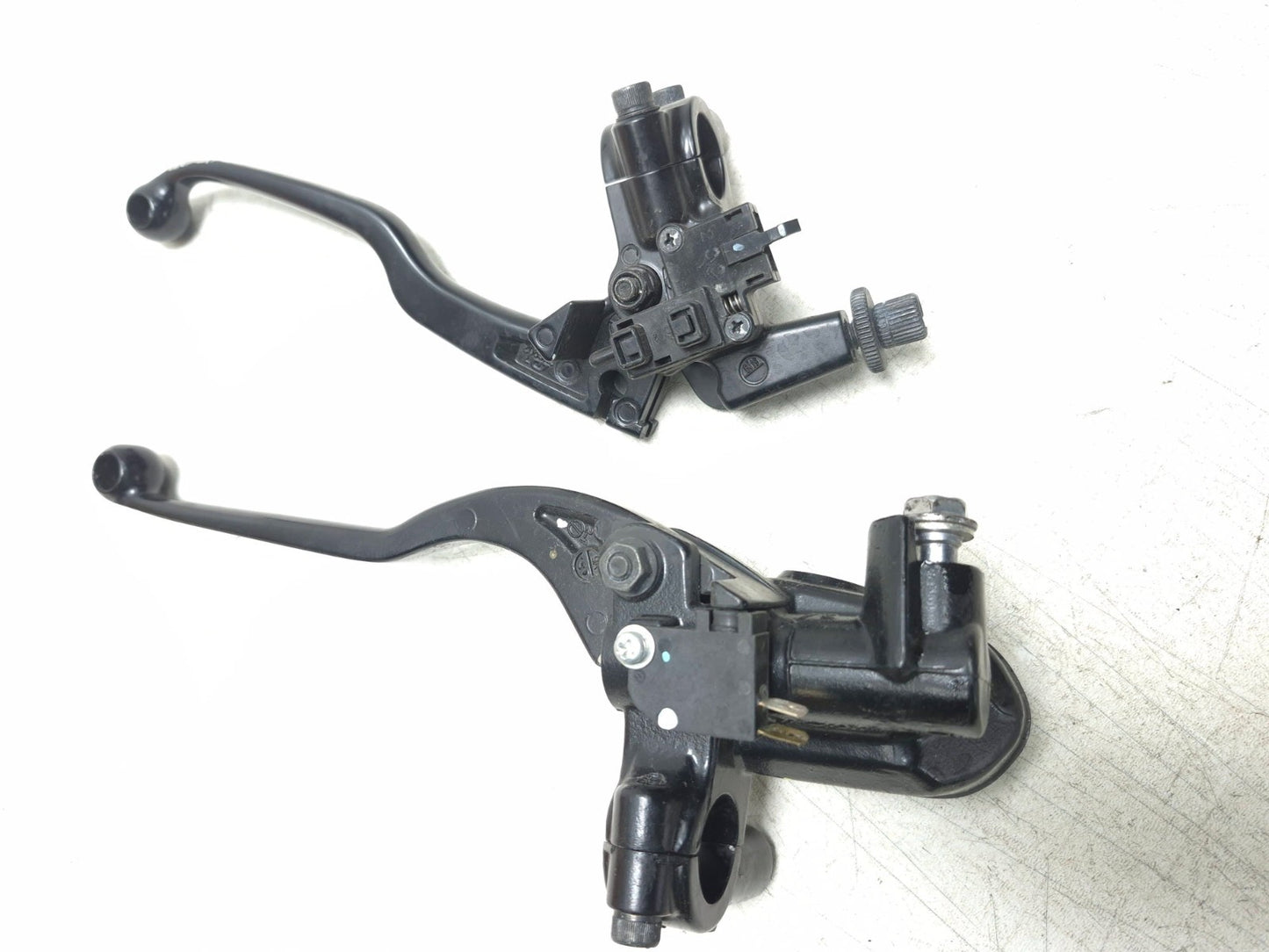 2019 Kawasaki Z400 Er400d Front Brake Master Cylinder & Clutch Lever Pair OEM