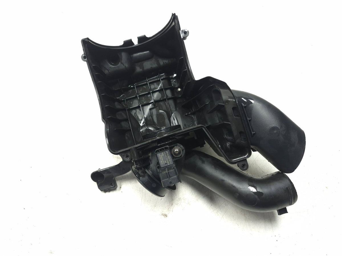 2013 Ford Focus St 2.0l Air Cleaner Box Cv6z-9600-f OEM