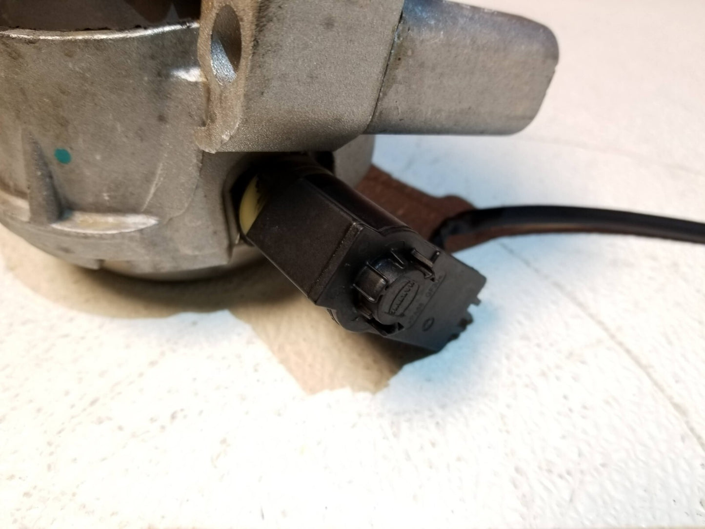 2014 Audi A6 Engine Hydraulic Mount Support Bracket Right Passenger Side 3.0 OEM