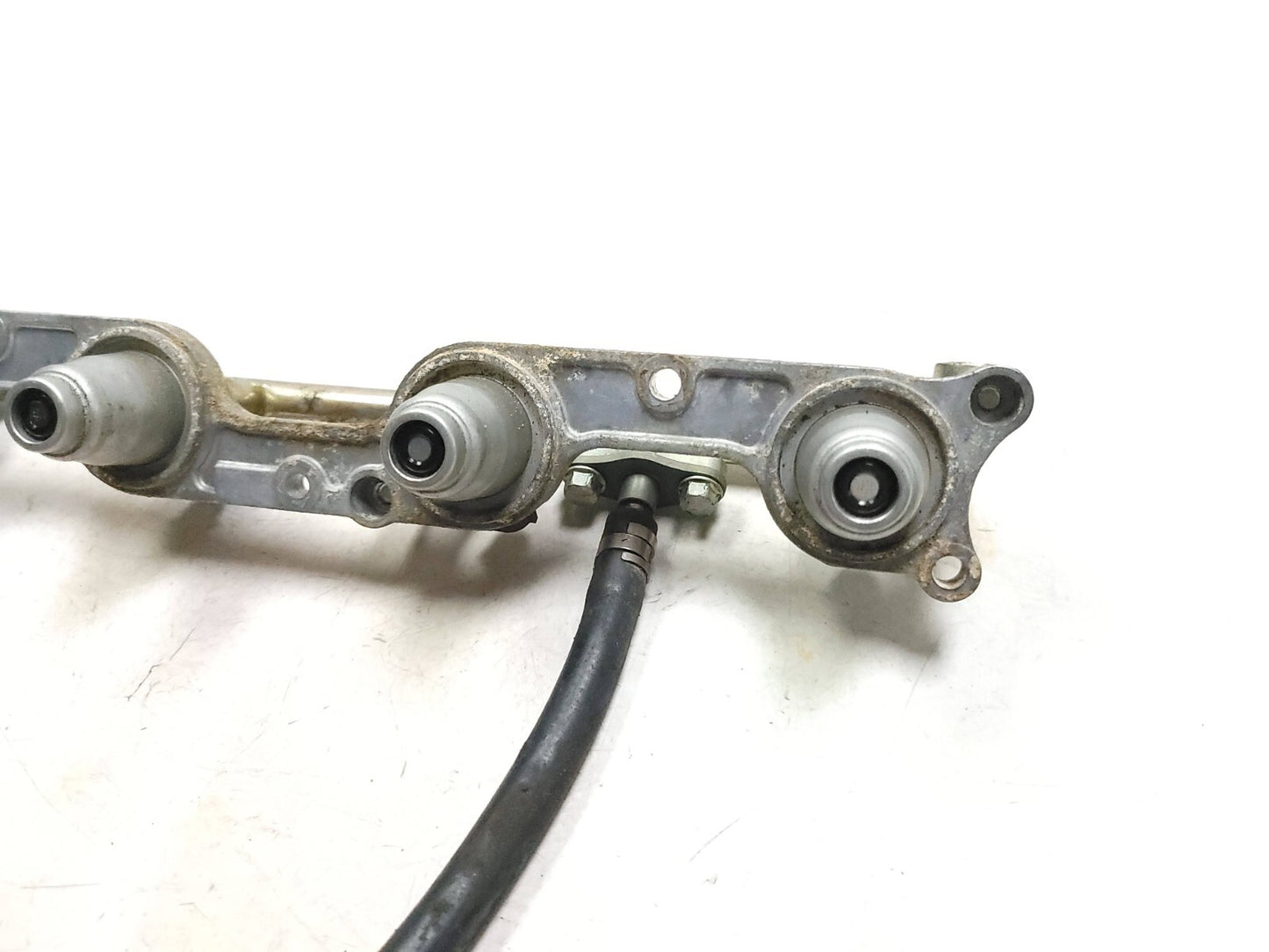 04 05 Honda Cbr 1000rr Fuel Rail W/ Injectors OEM 12k Miles