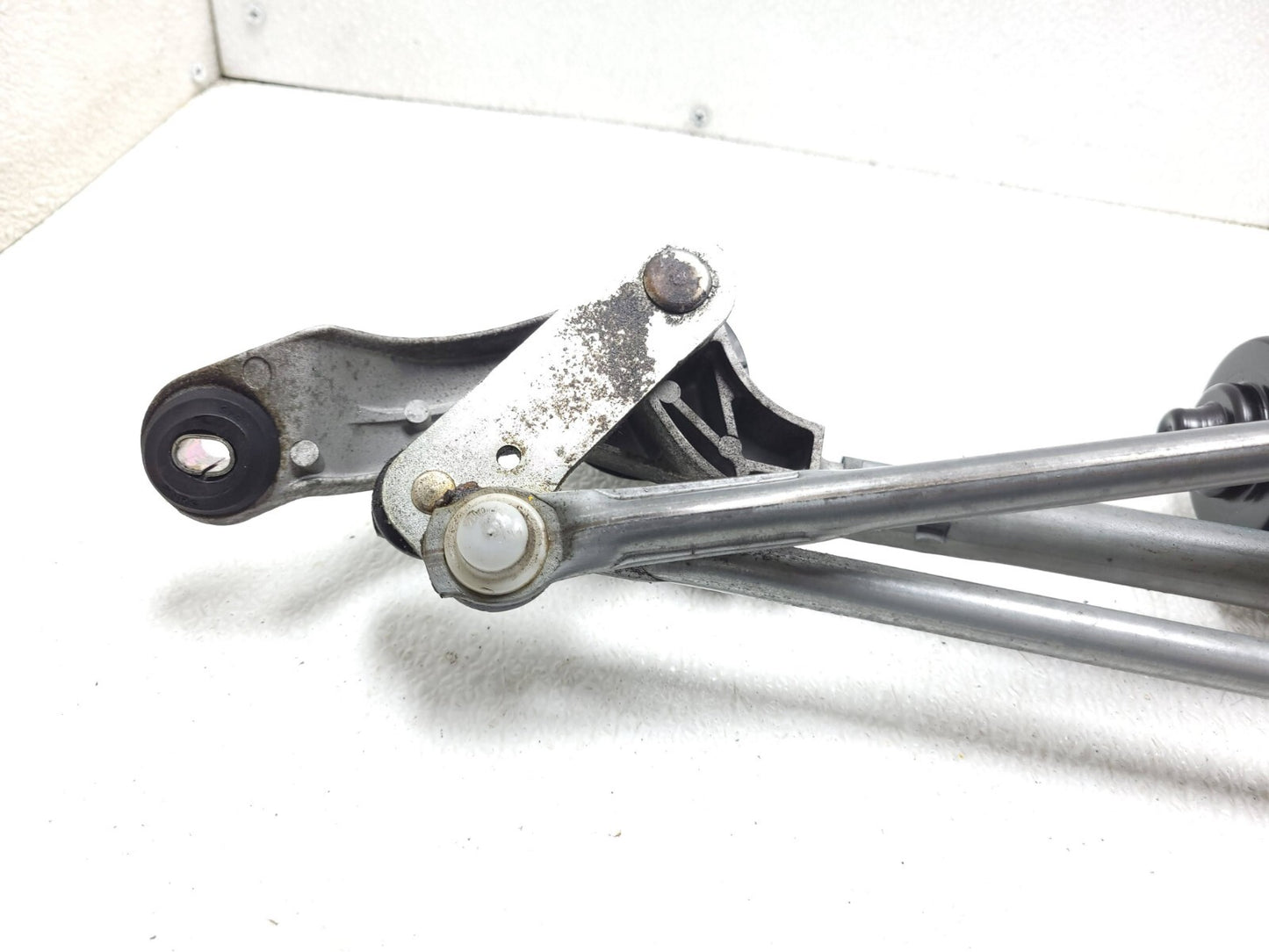 2014 Infiniti Windshield Wiper Motor W/ Linkage OEM