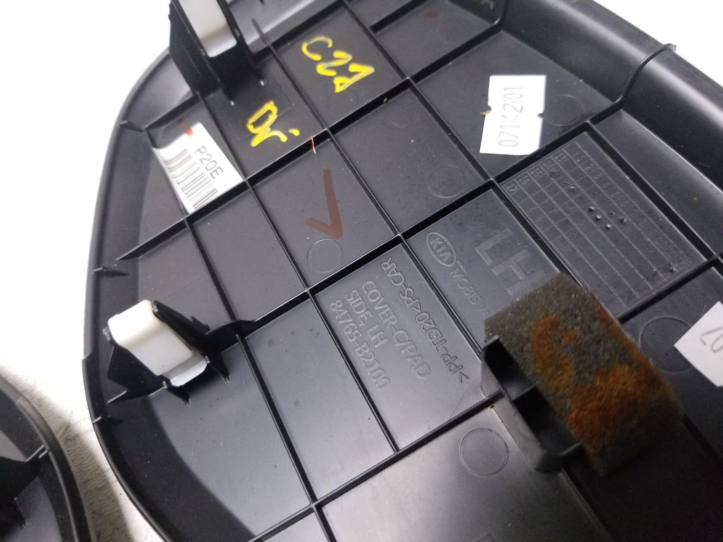 2014 - 2019 Kia Soul Dash End Cap Cover Left & Right Pair  OEM