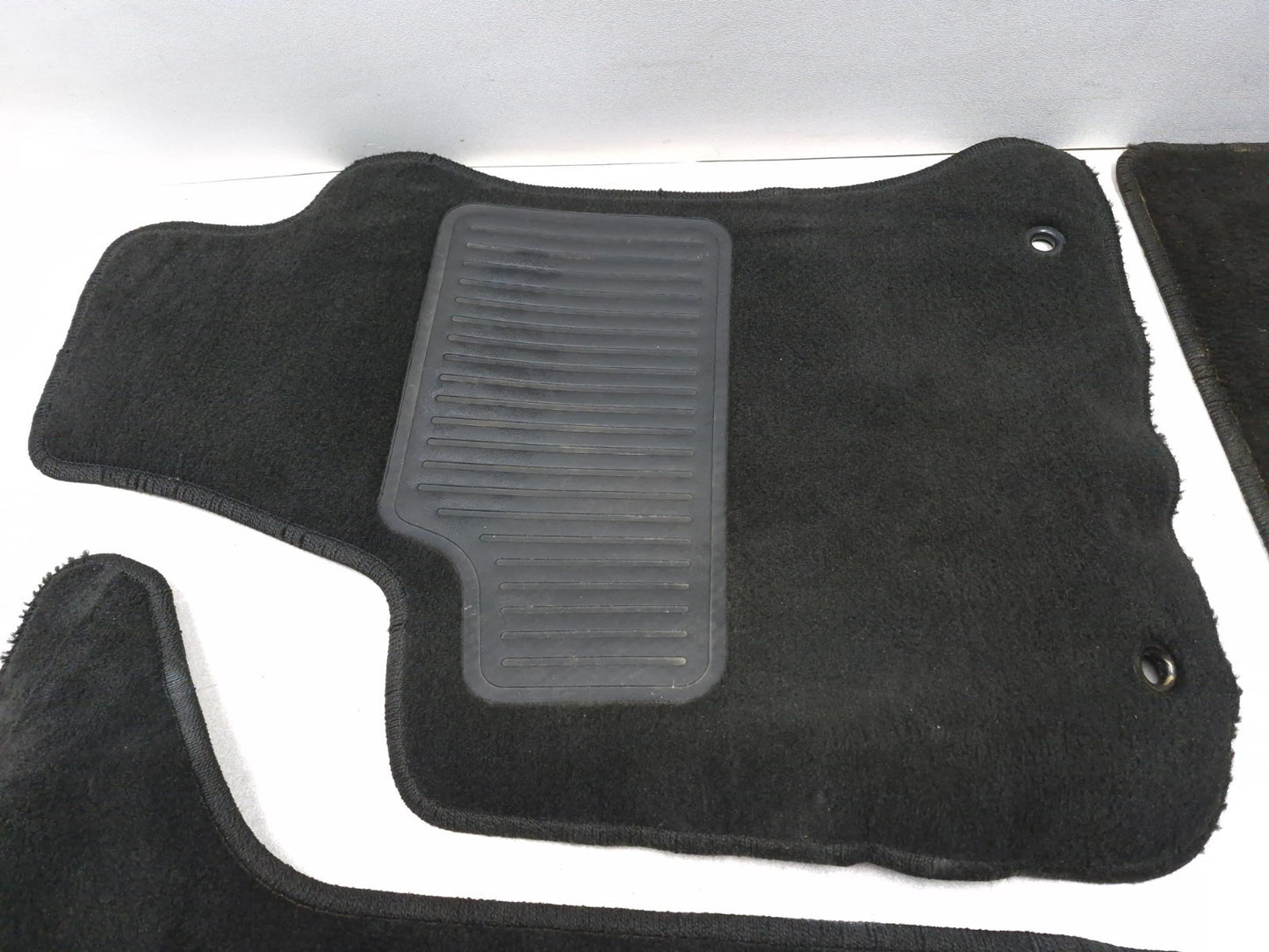 2018 Chrysler 300 Limited AWD Floor Mat Kit Front & Rear 4 Pcs OEM