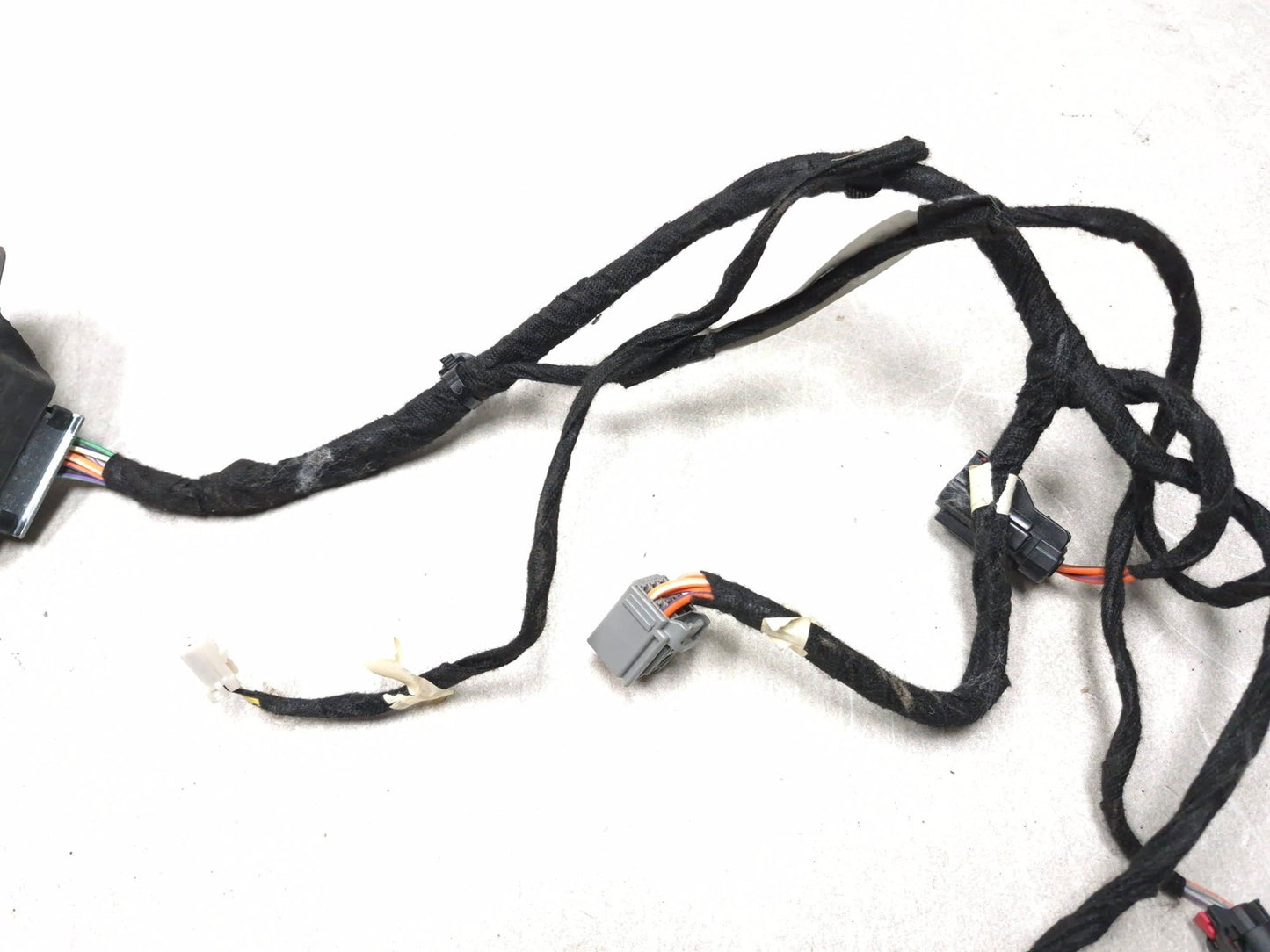 2018 Chrysler 300 Limited AWD Rear Driver Side Door Wiring Harness OEM
