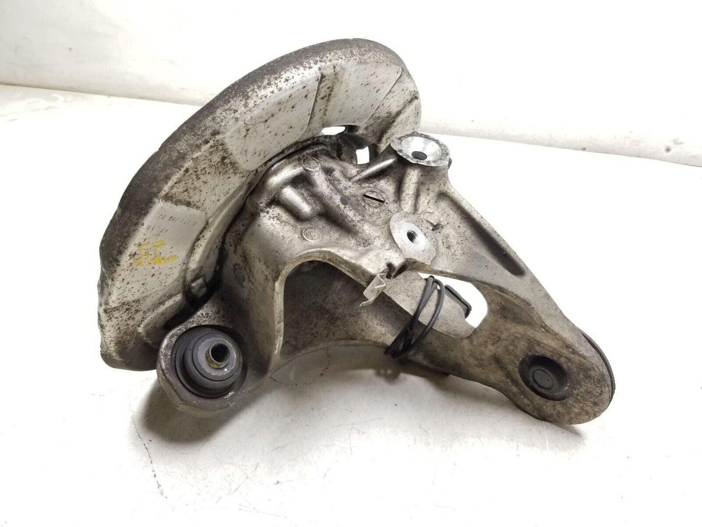 2007 - 2013 BMW X5 X6 E70 Rear Spindle Knuckle Hub Passenger Side Right OEM