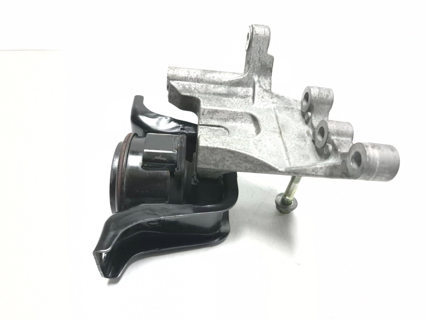 2011 Nissan Juke Engine Mount OEM