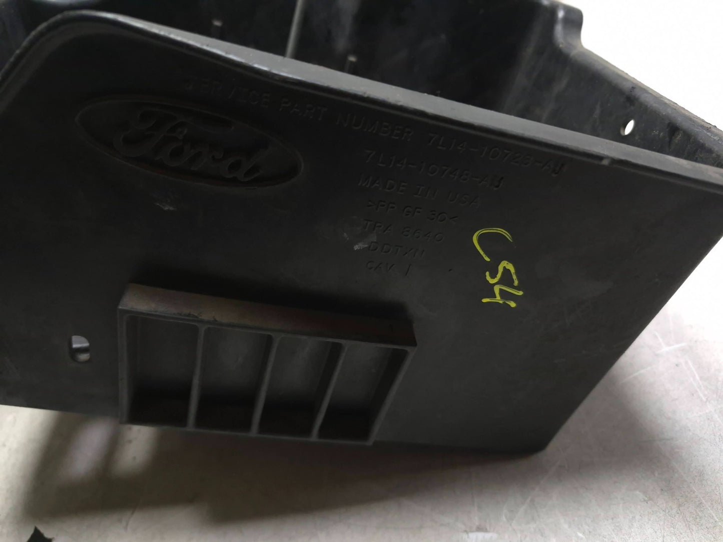 2008 Lincoln Navigator Windshield Reservoir Bottle & Battery Tray OEM