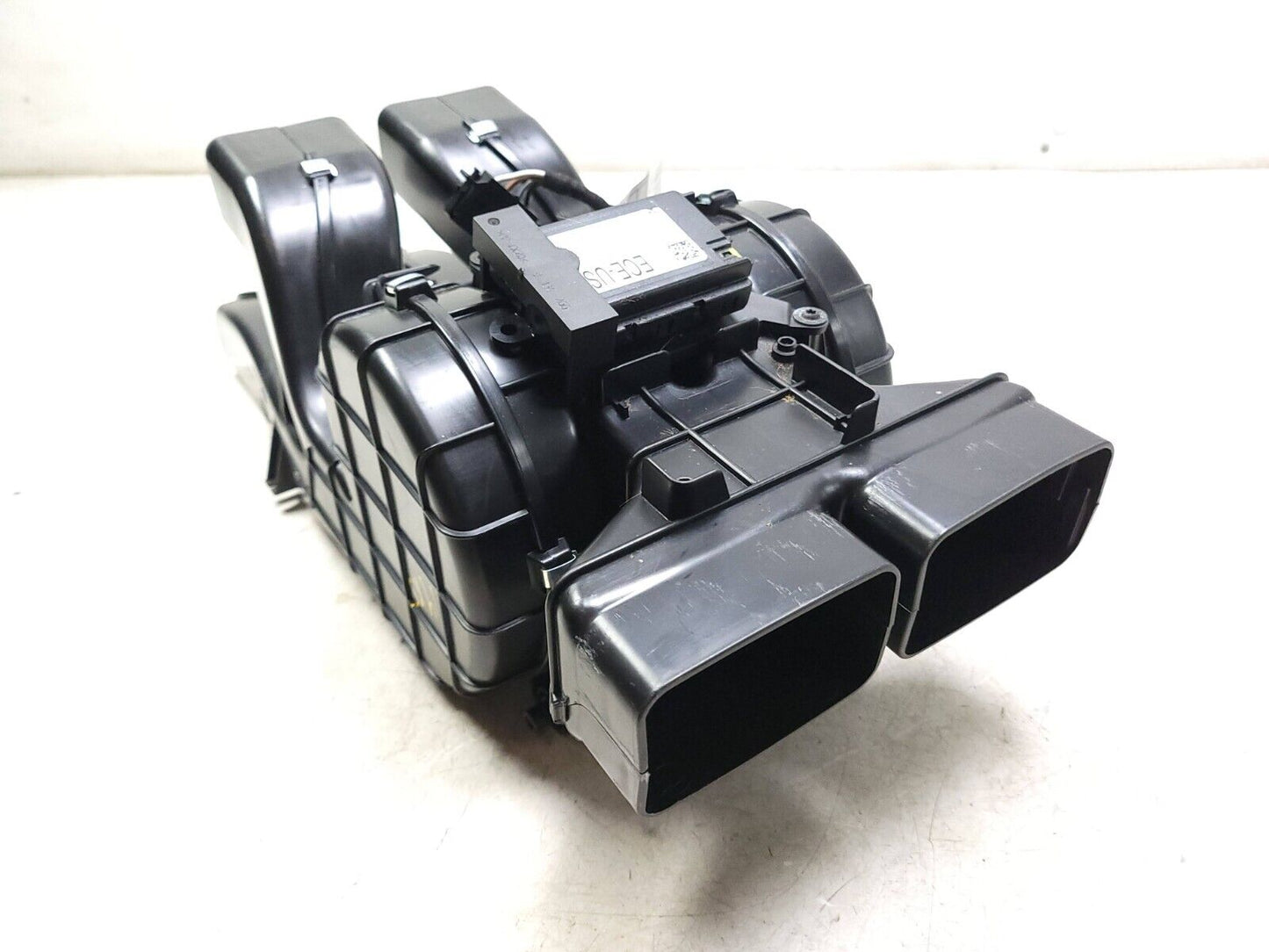 2014 - 2018 BMW X5 F15 Center Console Heater Blower Motor & Housing OEM