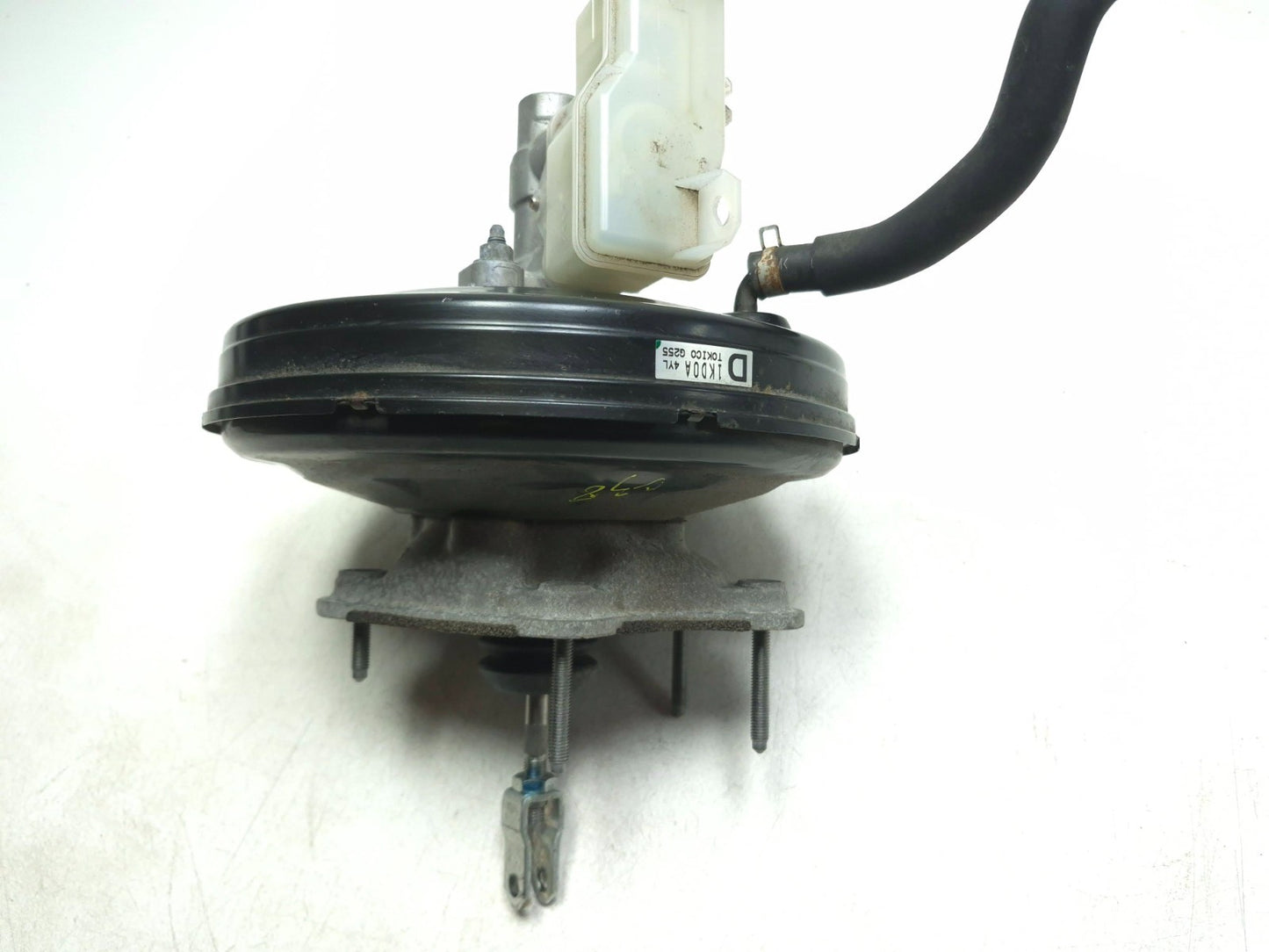 2015 Nissan Juke Power Brake Booster W/ Master Cylinder OEM