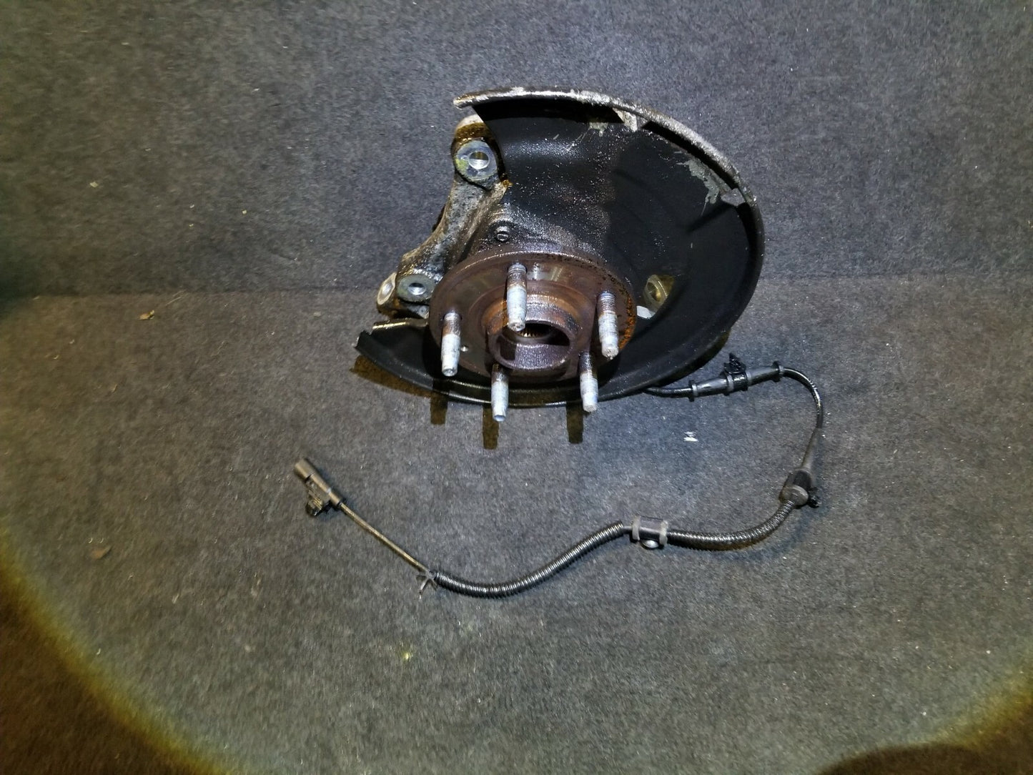 2012 Chevrolet Cruze Front Spindle Knuckle Wheel Hub Right Passenger Side OEM