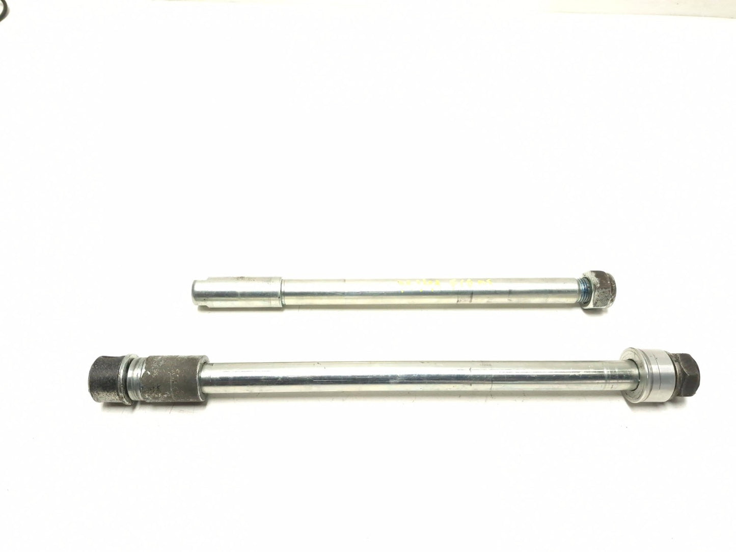 2022 Royal Enfield Int 650 Wheel Axle Front & Rear Pair OEM