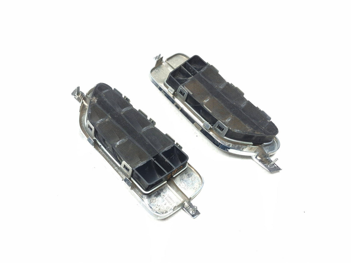 2013 Cadillac Escalade Front Fender Vent Grille Left & Right OEM