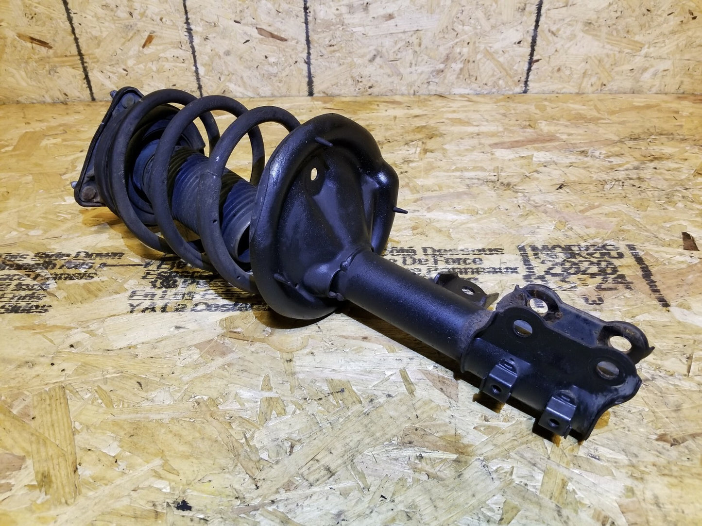 2010 Hyundai Elantra Front Shock Strut Absorber Driver Side Left OEM