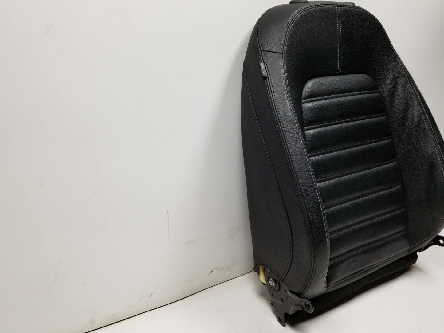 2009 - 2017 Volkswagen Cc Front Passenger Seat Back Upper Cushion OEM