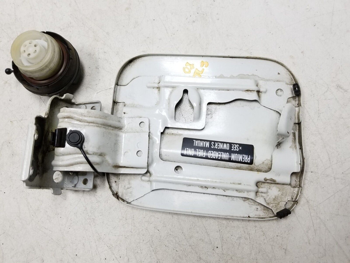 2004 - 2008 Acura Tl Fuel Tank Door W/ Cap OEM