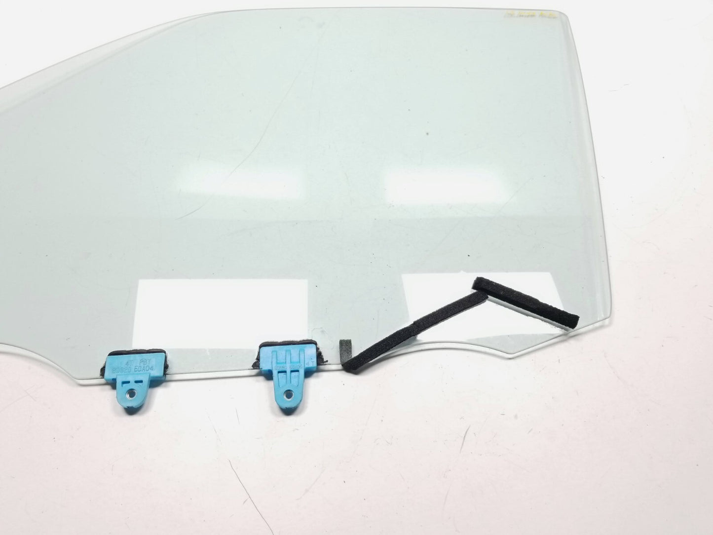 2013 Nissan Juke Door Window Glass Front Driver Side Left OEM