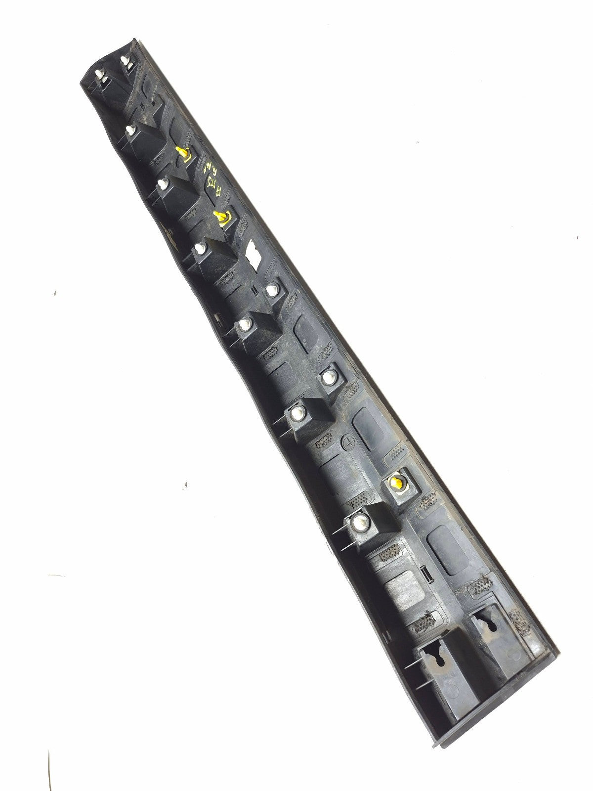 2017 Cadillac Xt5 Front Right Lower Door Trim Molding OEM