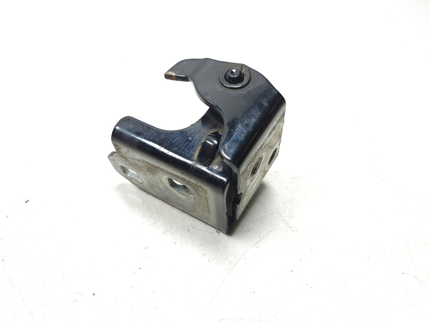 10-14 Chevrolet Suburban Door Hinge Passenger Side Right OEM