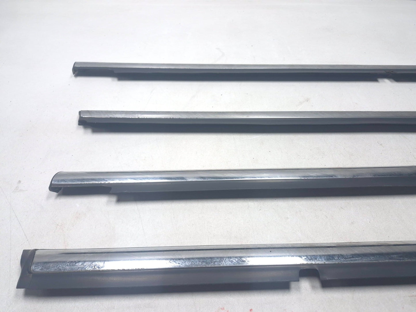 2007 Cadillac SRX Door Belt Chrome Molding Trim Front & Rear 4pcs  OEM