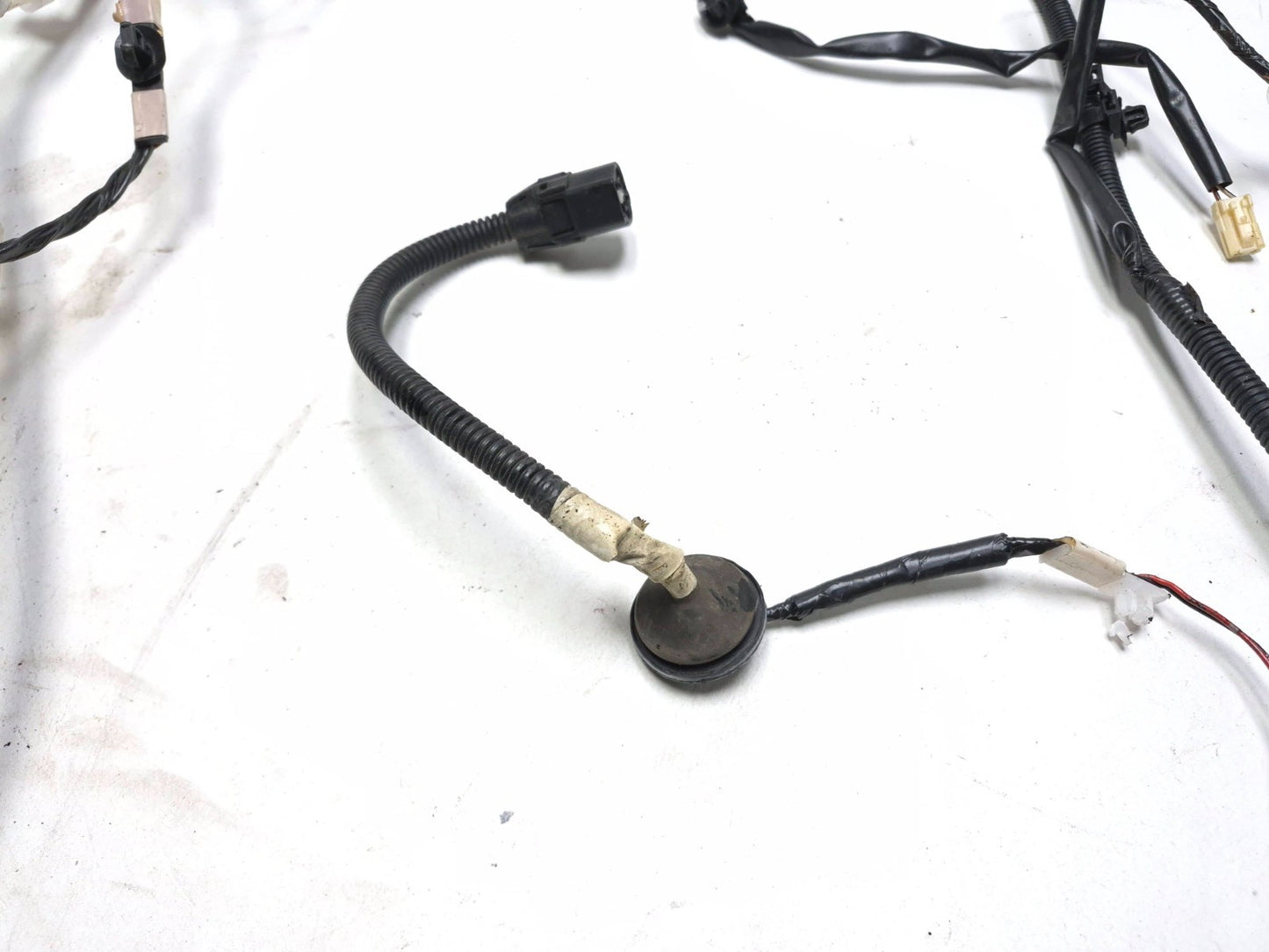 2004 Toyota Corolla Matrix Interior Wire Harness 82161-02870 OEM