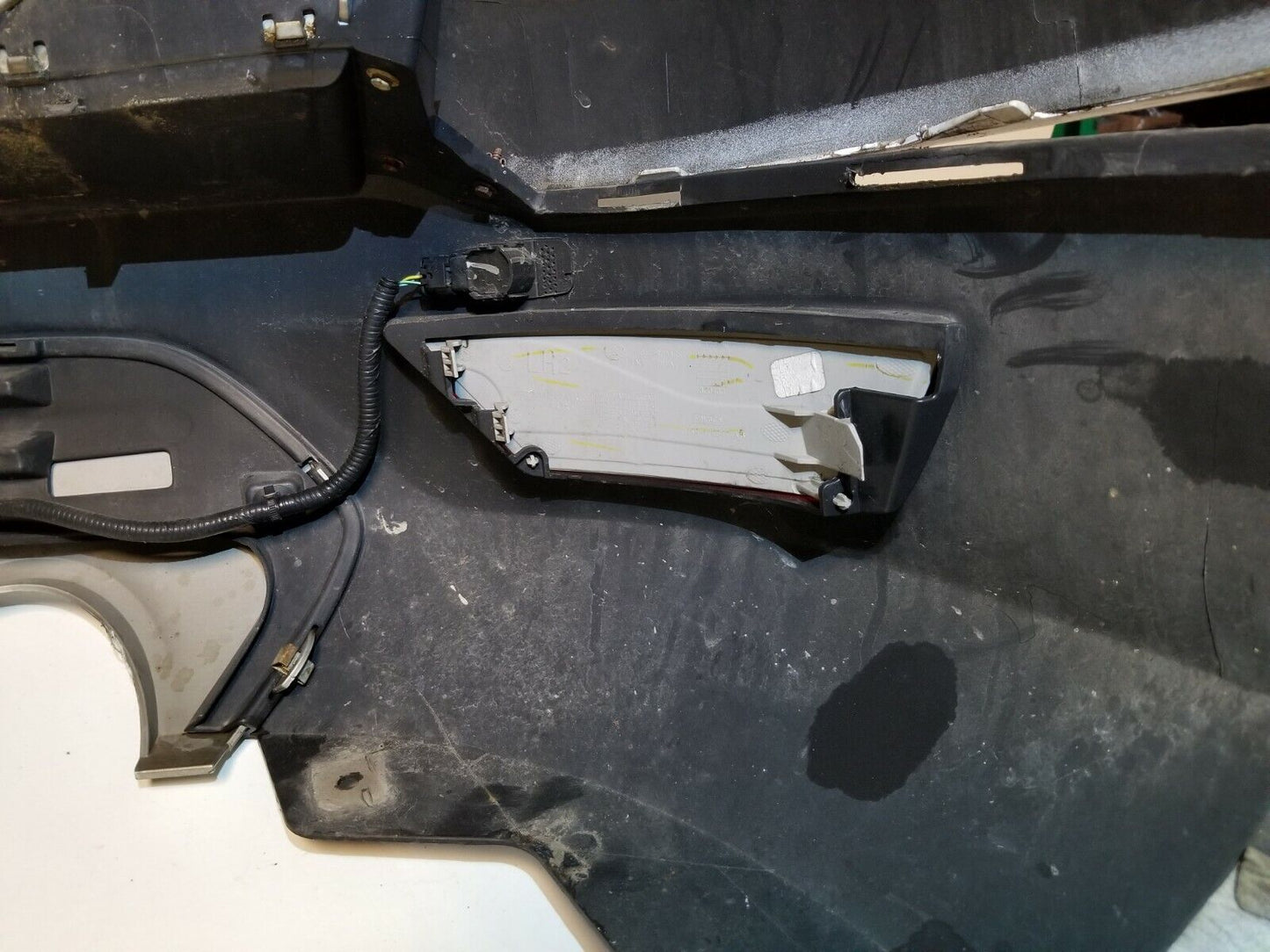 13-16 Ford Escape Bumper Cover Rear (color: Yz) Oem 83k ✅