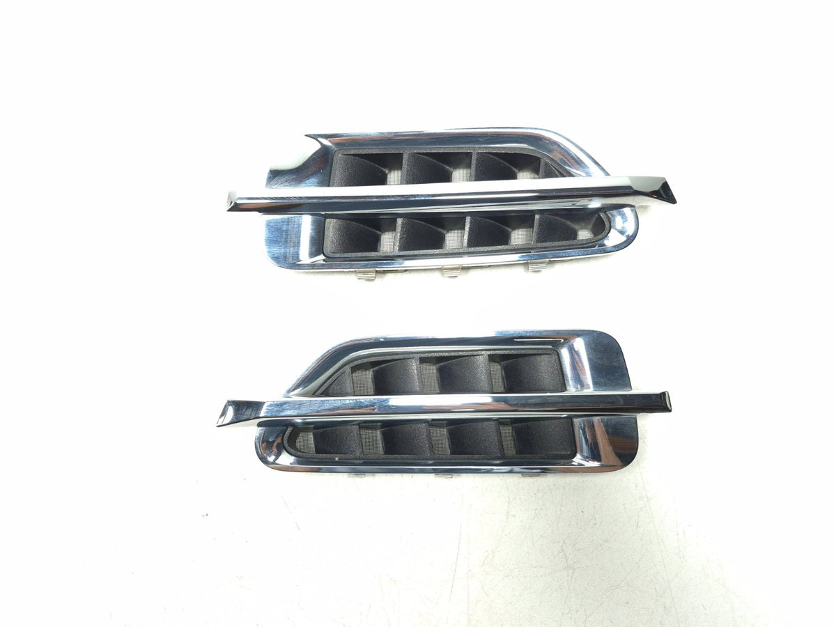 2013 Cadillac Escalade Front Fender Vent Grille Left & Right OEM