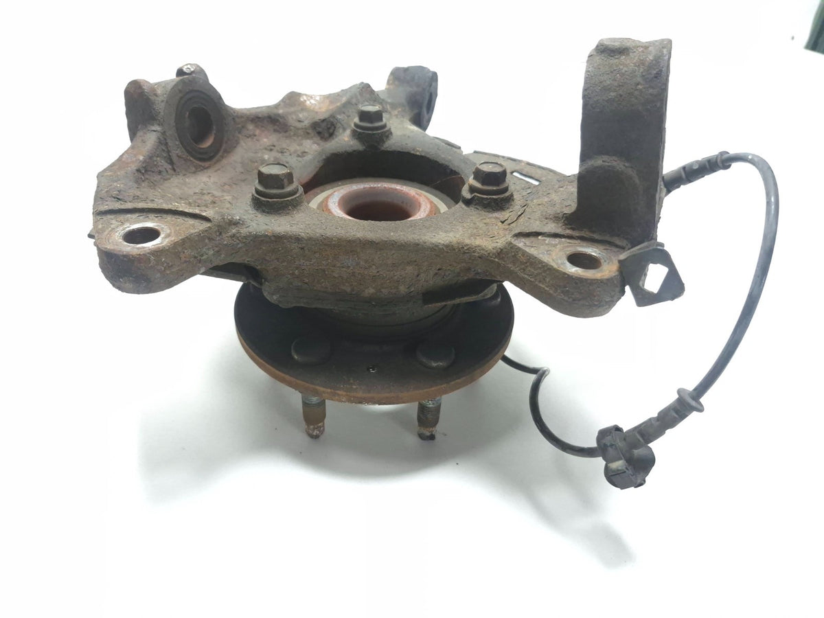 2013 Cadillac Escalade Front Spindle Knuckle Wheel Hub Passenger Side Right OEM