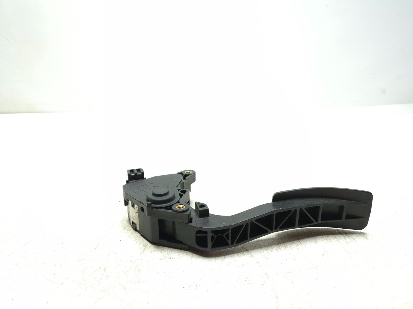 2015 Nissan Juke Accelerator Pedal OEM