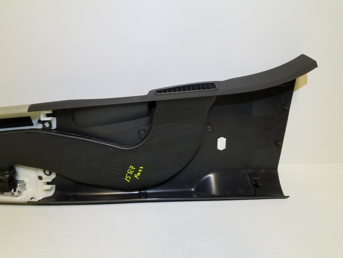 2015 Audi Q7 Center B Pillar Upper Trim Panel W/ Air Vent Passenger Side OEM