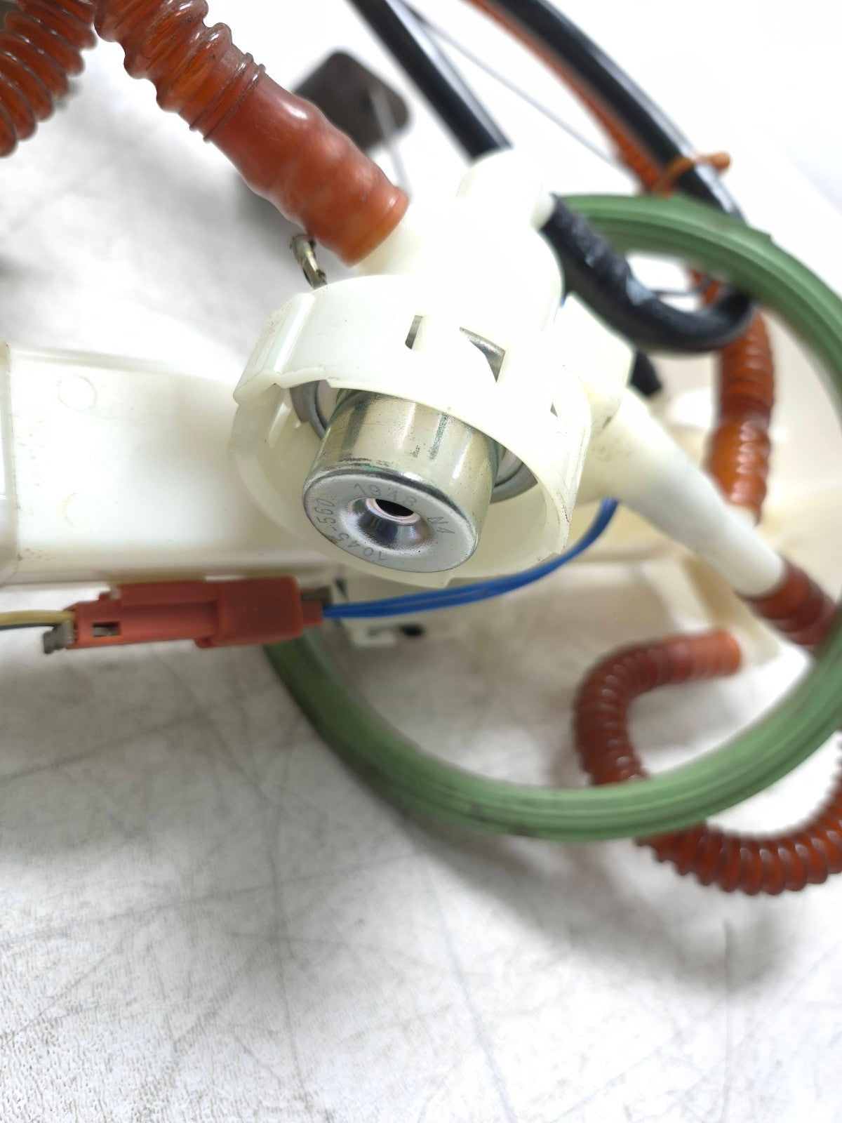 2008 BMW X6 E71 4.4l V8 Fuel Pump Sending Unit OEM