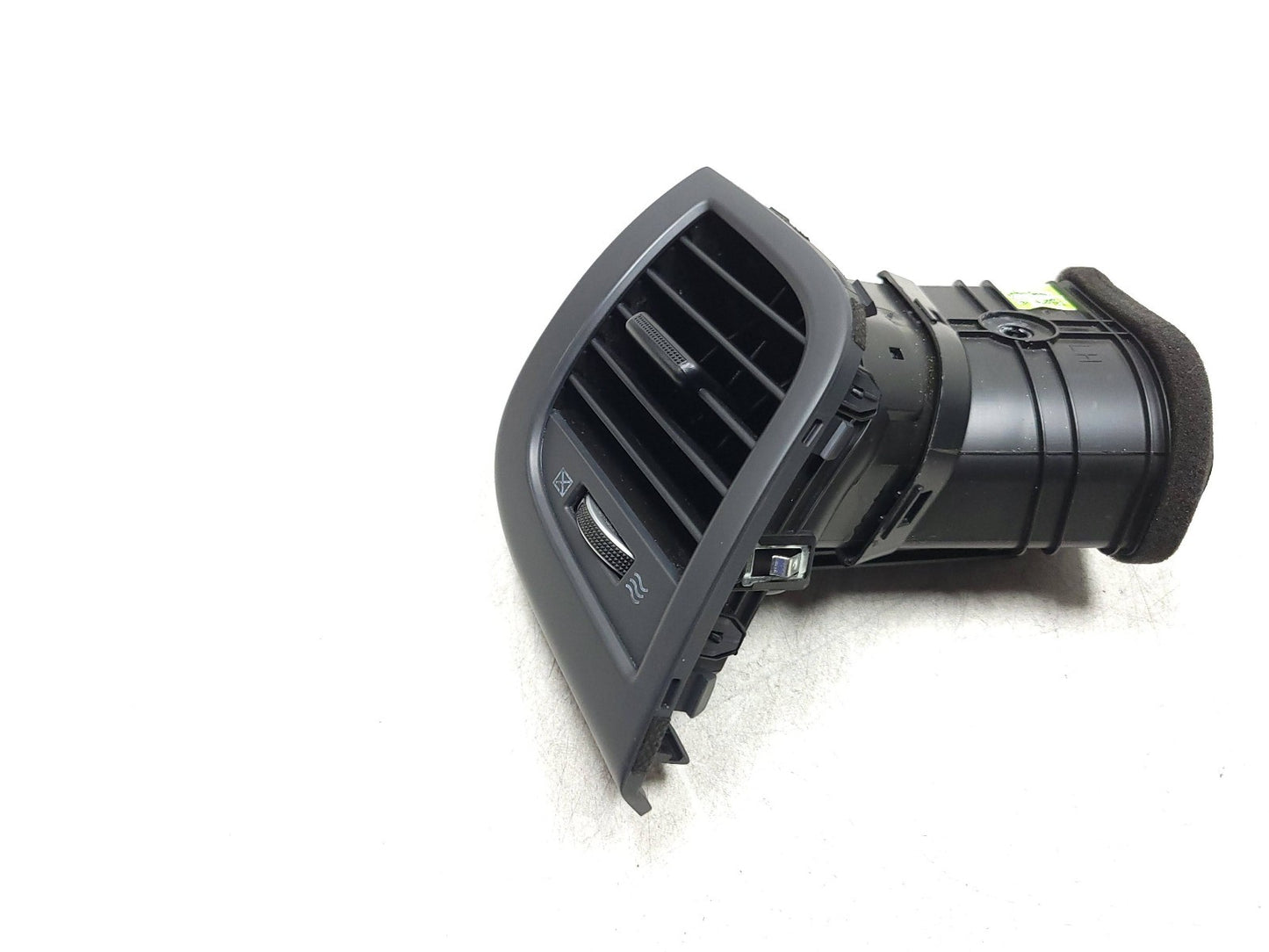 12-17 Hyundai Accent Front Driver & Passenger Dash Vent Heat AC OEM