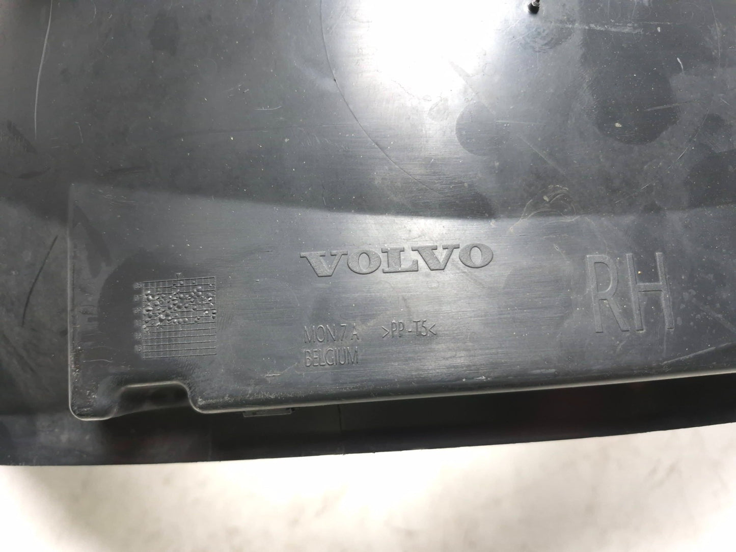 2012 Volvo C30 Front Fender Liner Splash Shield Left & Right OEM