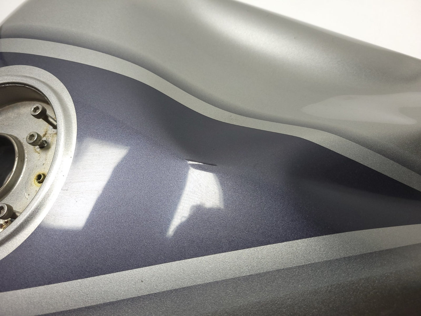 2007 Yamaha Xvs 1300 V-star Fuel Tank Has Damage OEM