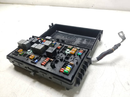 2010 - 2011 Cadillac SRX Engine Fuse Box Relay OEM