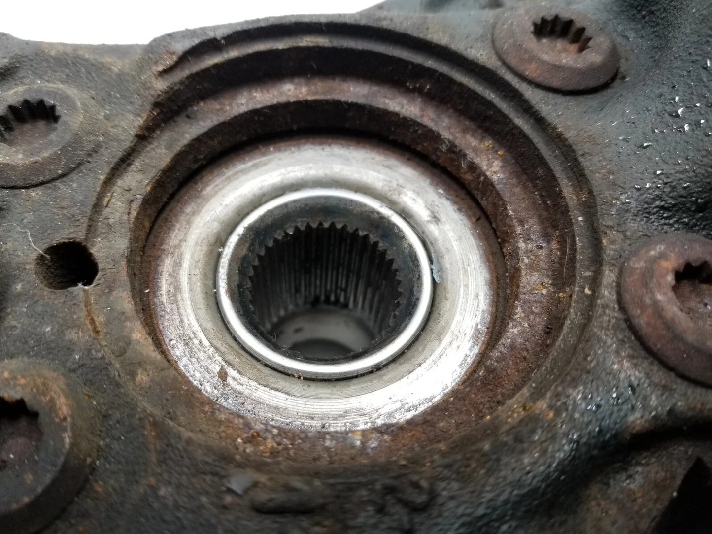 2011 Volkswagen Tiguan Front Spindle Knuckle Wheel Hub Passenger Side Right OEM