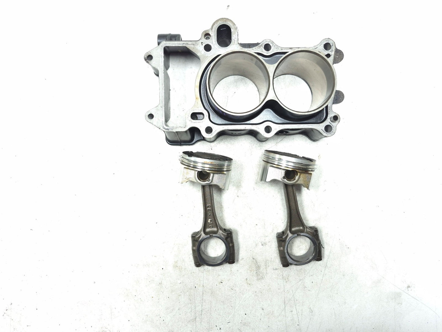 2023 Kawasaki Ninja 400 Ex400 Engine Cylinder & Connecting Rod W/ Piston Set OEM