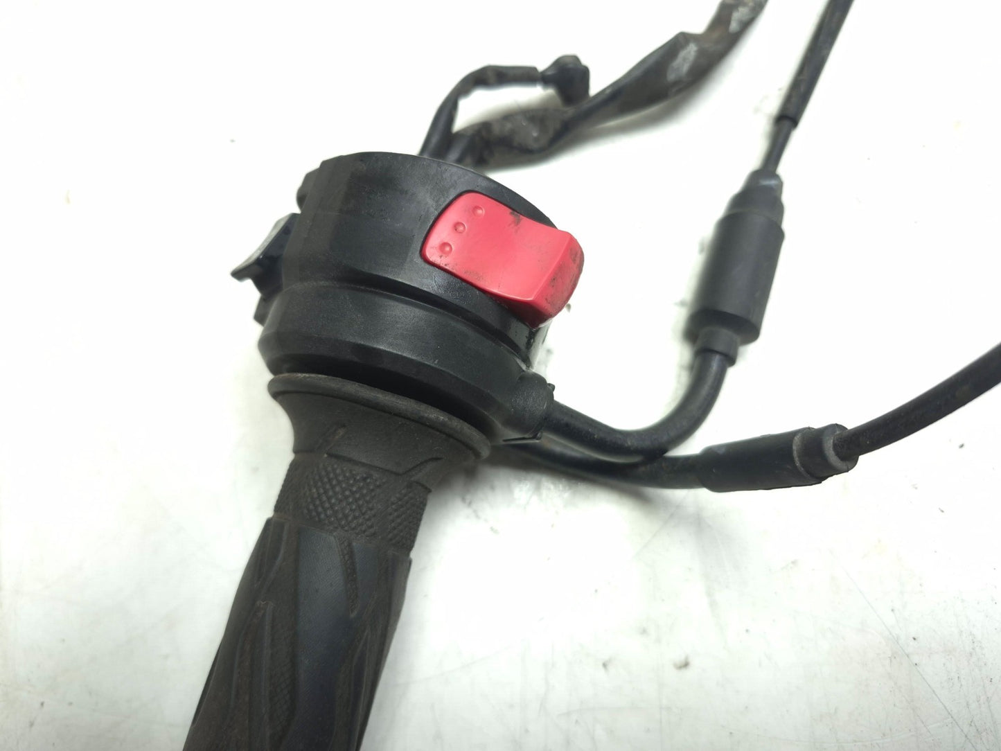 2015 Suzuki Gw250 Inazuma 250 Right Handlebar Switch W/ Throttle Cable Grip OEM