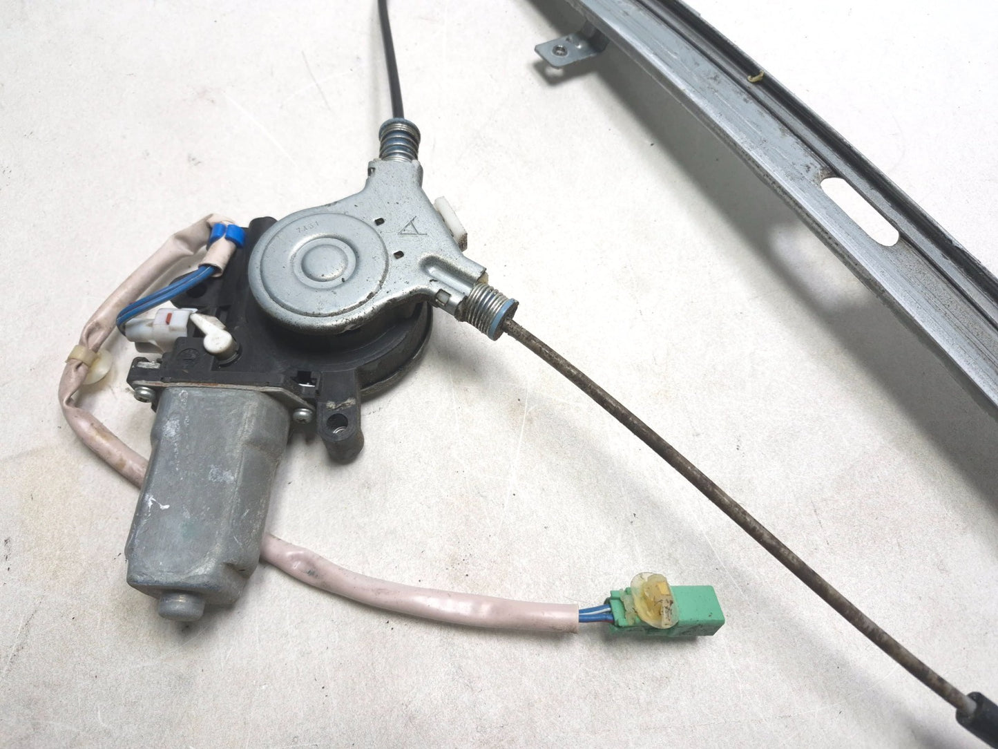 2007 Honda Fit Front Door Window Regulator Motor Passenger Side Right OEM