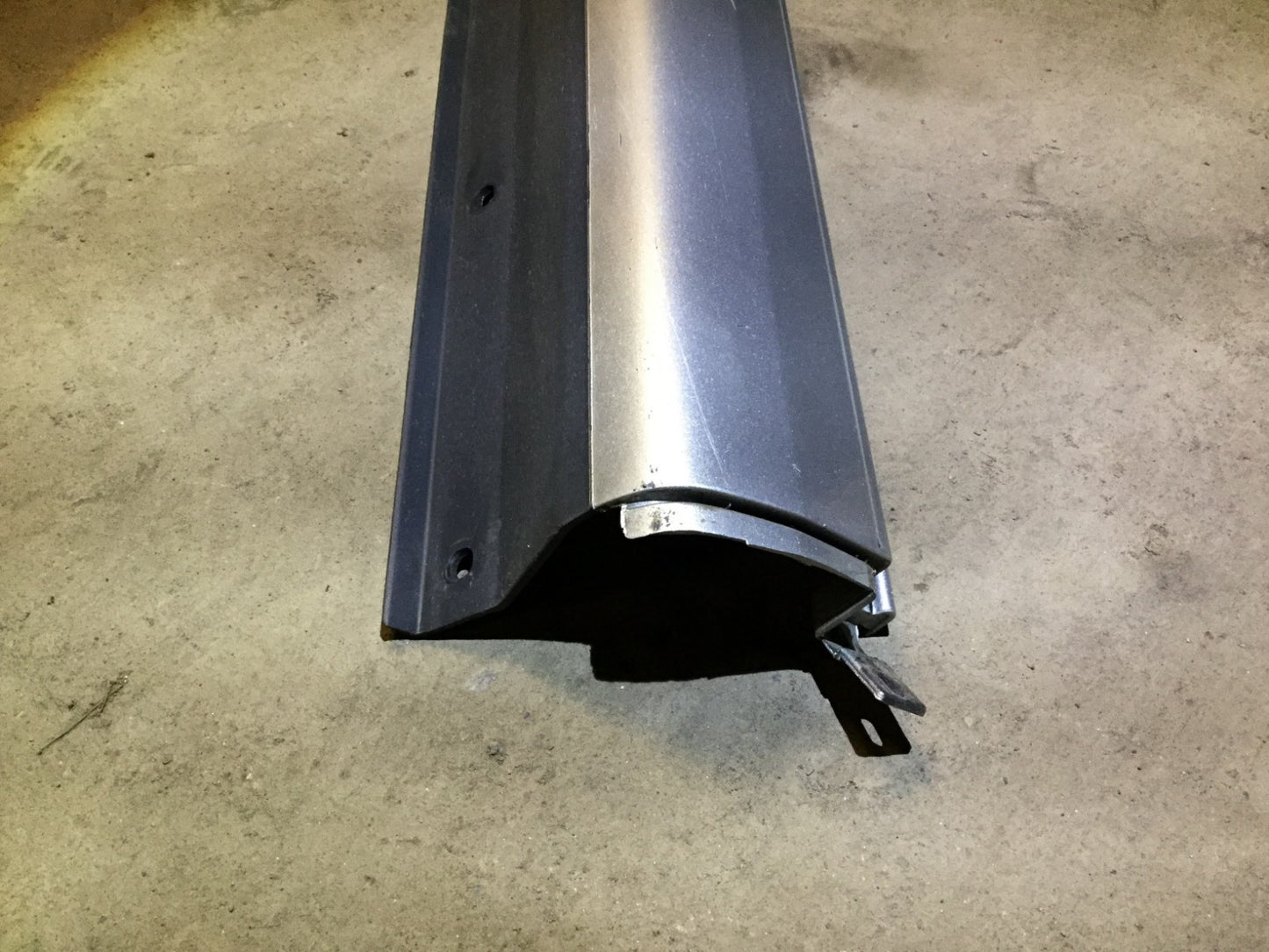 99 00 01 02 03 04 05 Lexus GS300 Rear Right Pass Rocker Panel Molding Trim OEM
