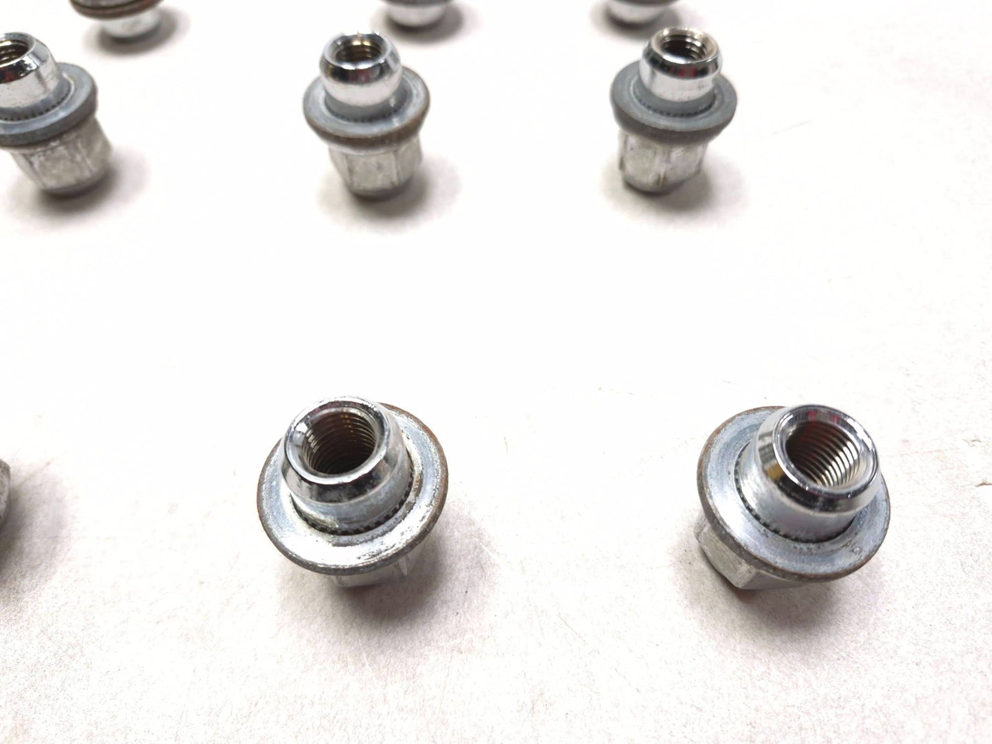 2011 Toyota Prius Wheel Lug Nut 25pcs OEM