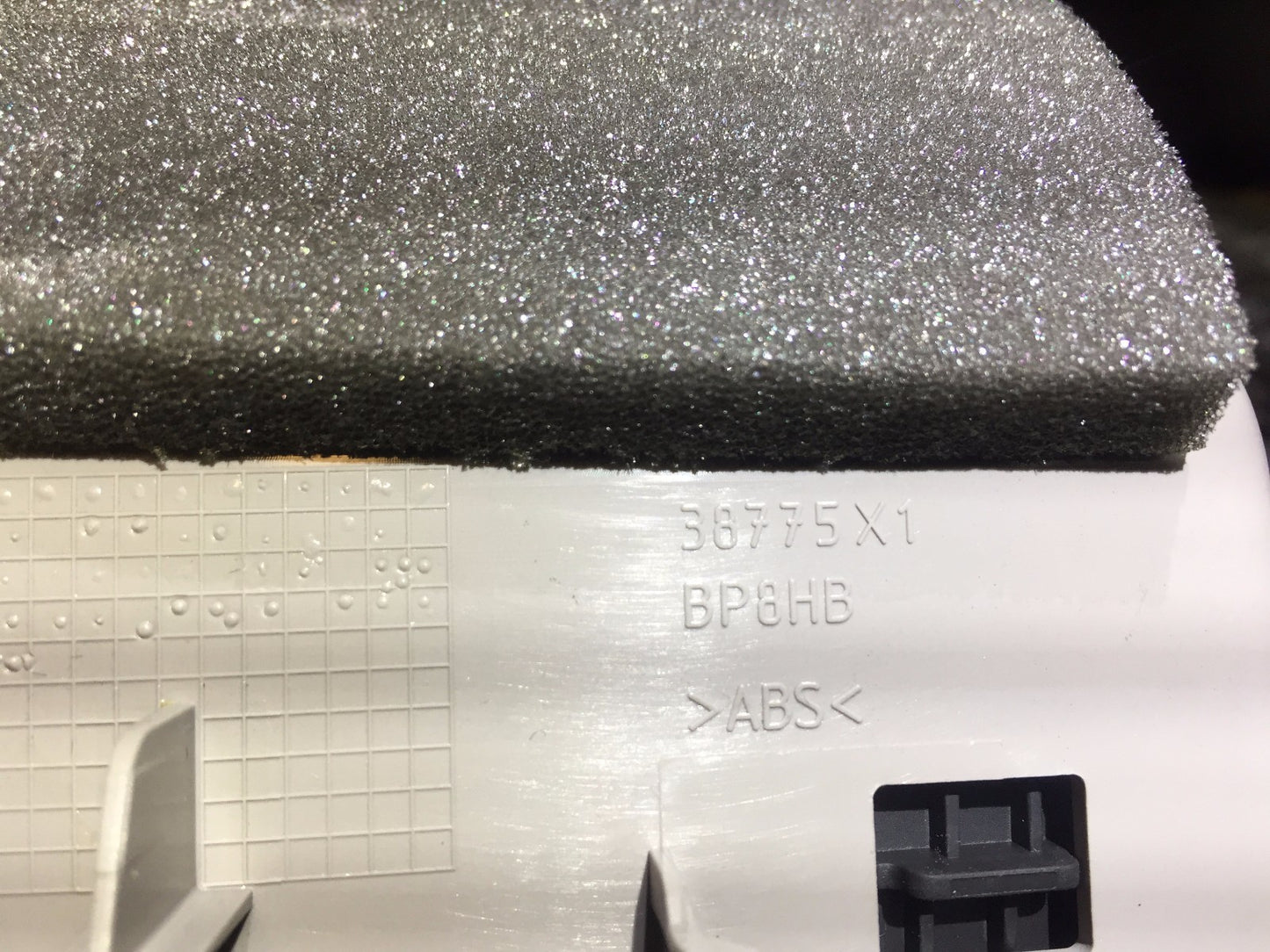 05 06 07 08 09 10 11 Volvo S40 Center Console Storage Tray Bin Box OEM