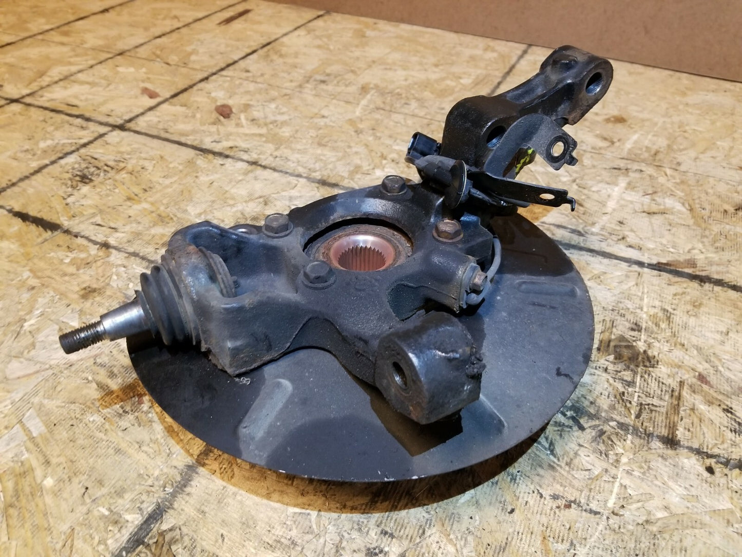 2014 Dodge Avenger Front Spindle Knuckle Wheel Hub Right Passenger Side OEM