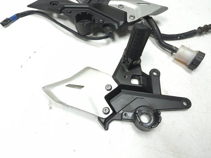 2018 Kawasaki Ninja 650 Ex650 Front Footrest W/master Cylinder Left & Right OEM