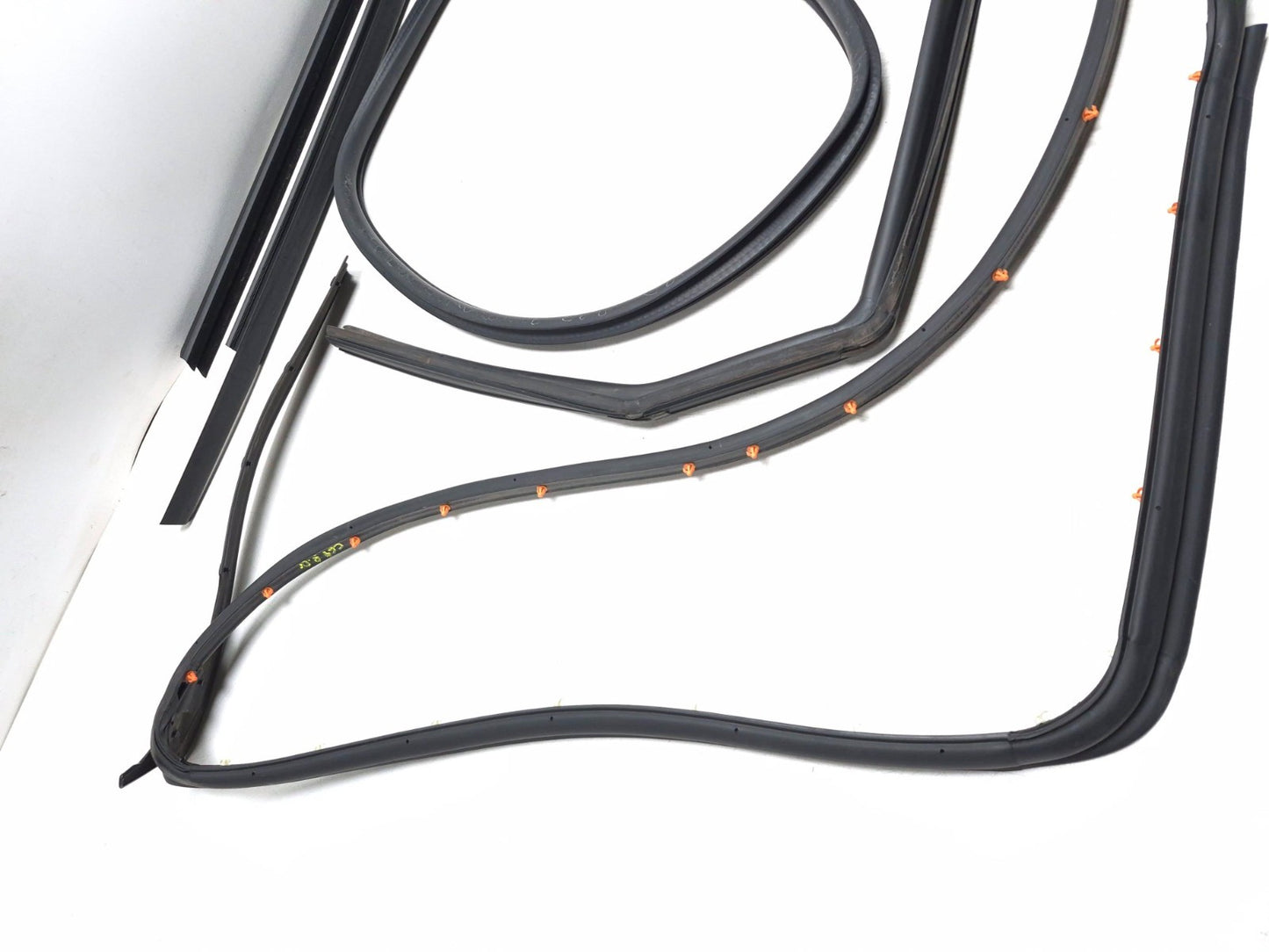 2017 Dodge Journey Rear Driver Door Weatherstrip Seal 5 Pcs OEM