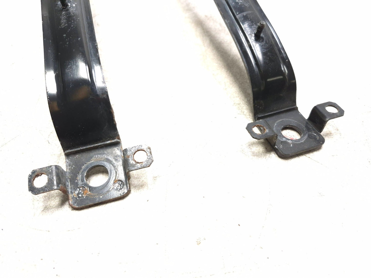 2021 Alfa Romeo Giulia Fuel Tank Strap Pair Oem✅