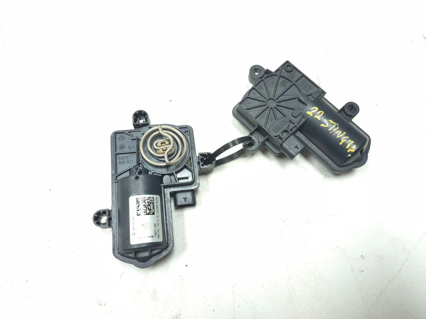 2022 Kia Stinger Electric Exhaust Flap Actuator Motor Pair OEM